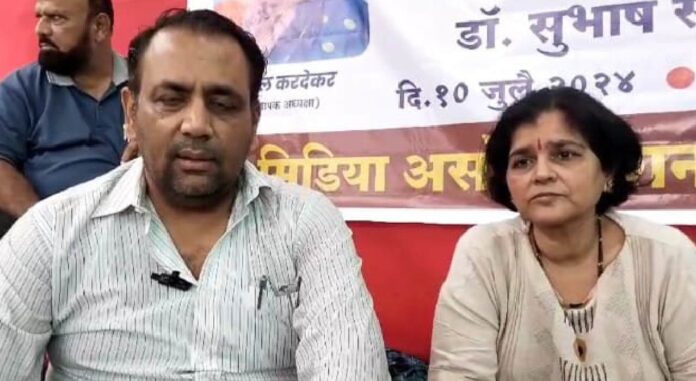 support for Sheetal Kardekar's hunger strike at Azad Maidan