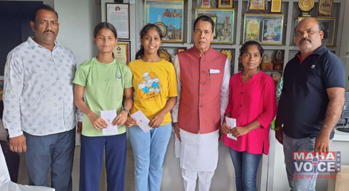 Chandrapal Chokse provided financial assistance